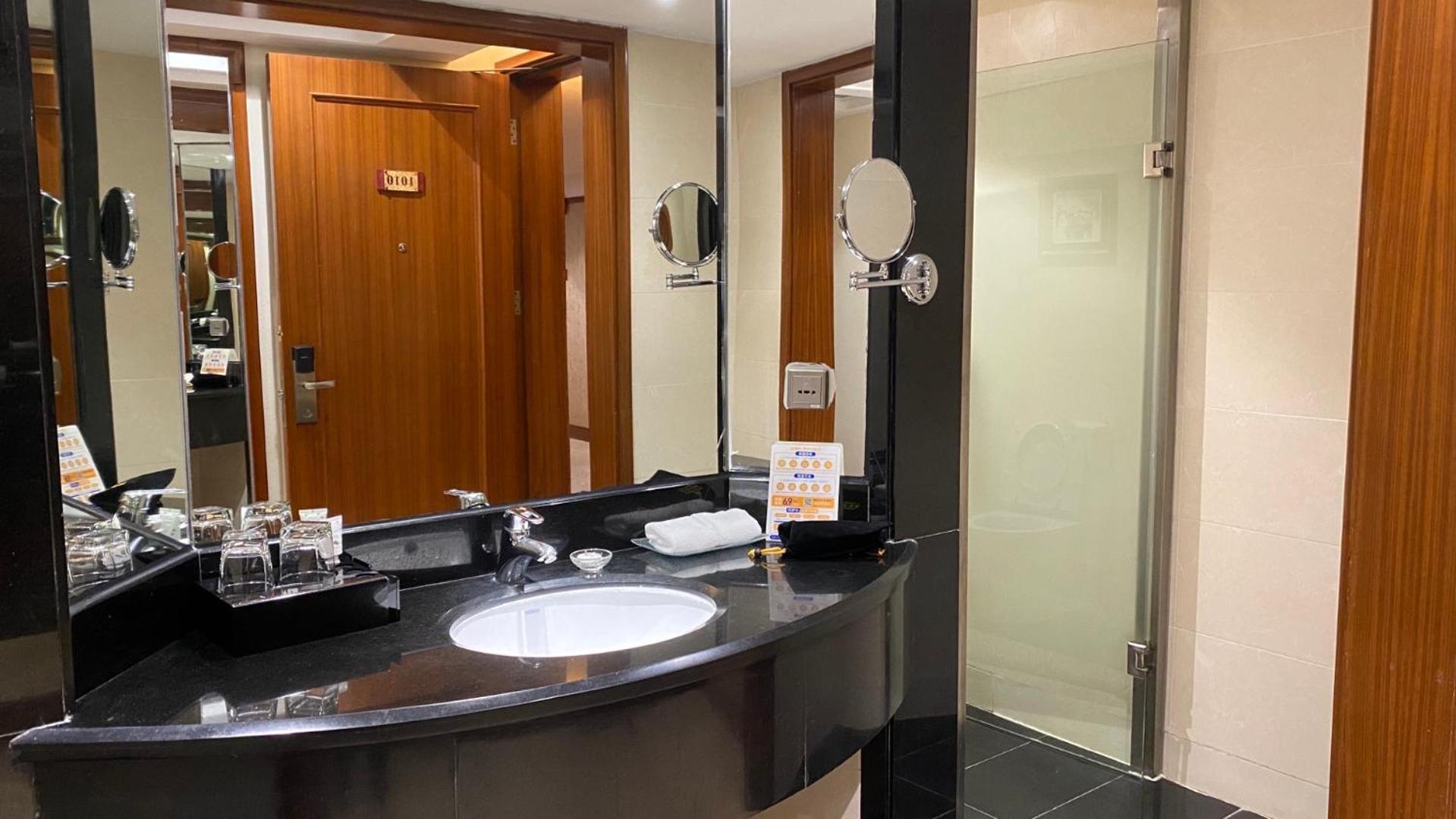 Gladden Hotel Jiangmen Zewnętrze zdjęcie